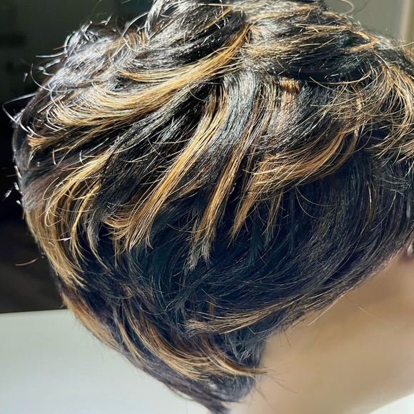 💯% HUMAN Hair, Short, Pixie, longer on top, black, highlighted - Picture 13 of 14